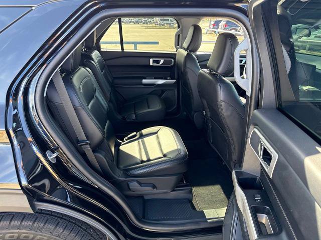 Certified 2022 Ford Explorer XLT w/ Equipment Group 202A RWD image 11