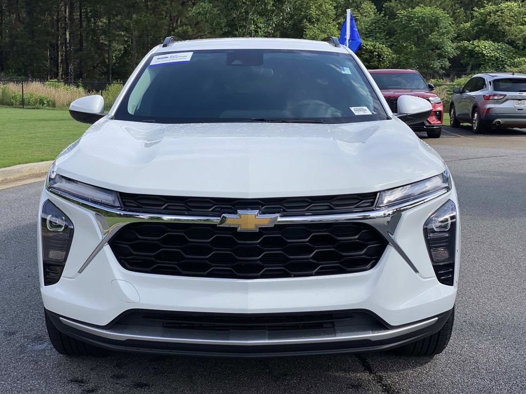 Used 2024 Chevrolet Trax LT FWD image 11