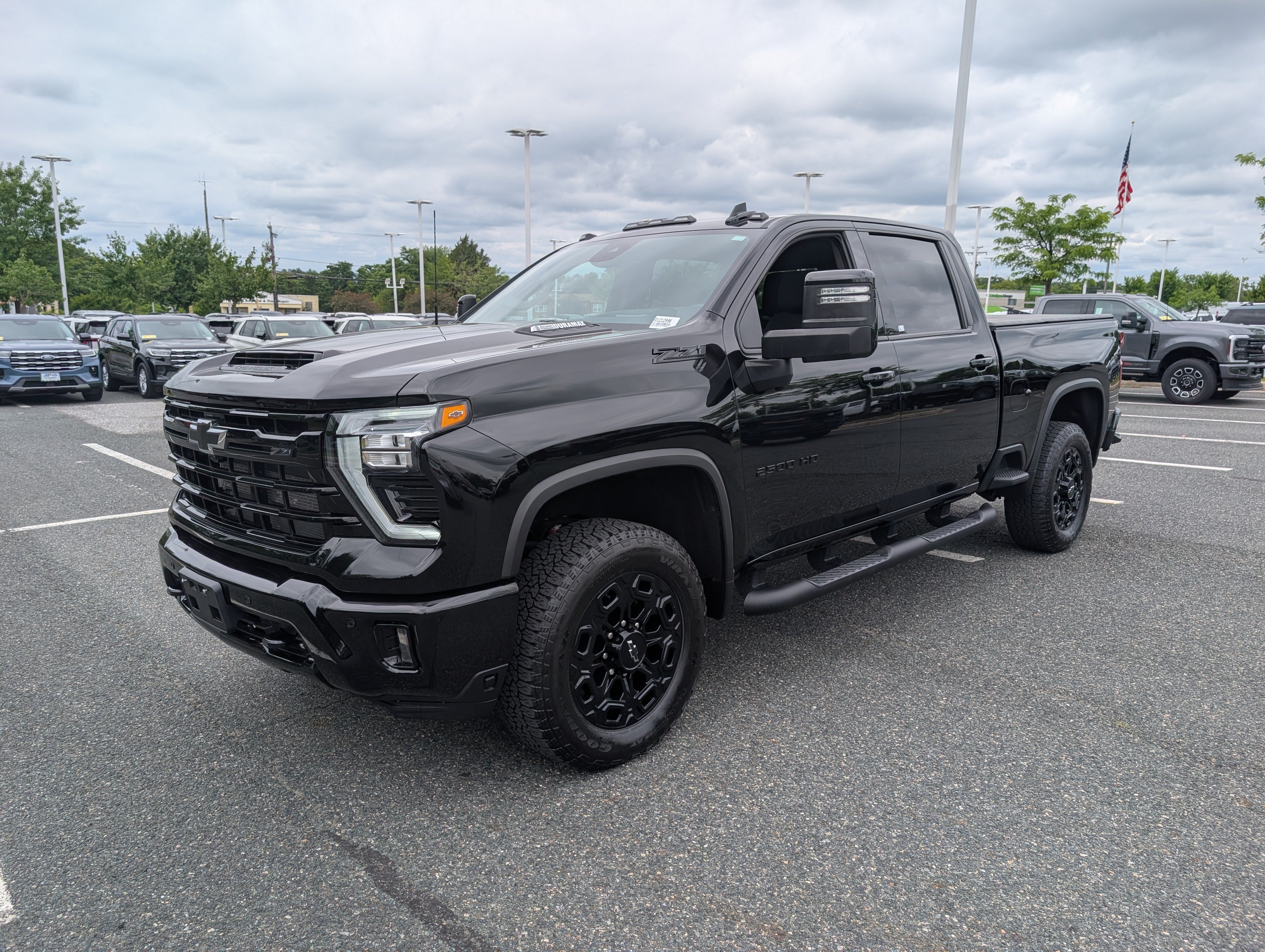 Used 2024 Chevrolet Silverado 2500 LTZ w/ LTZ Plus Package AWD/4WD image 7