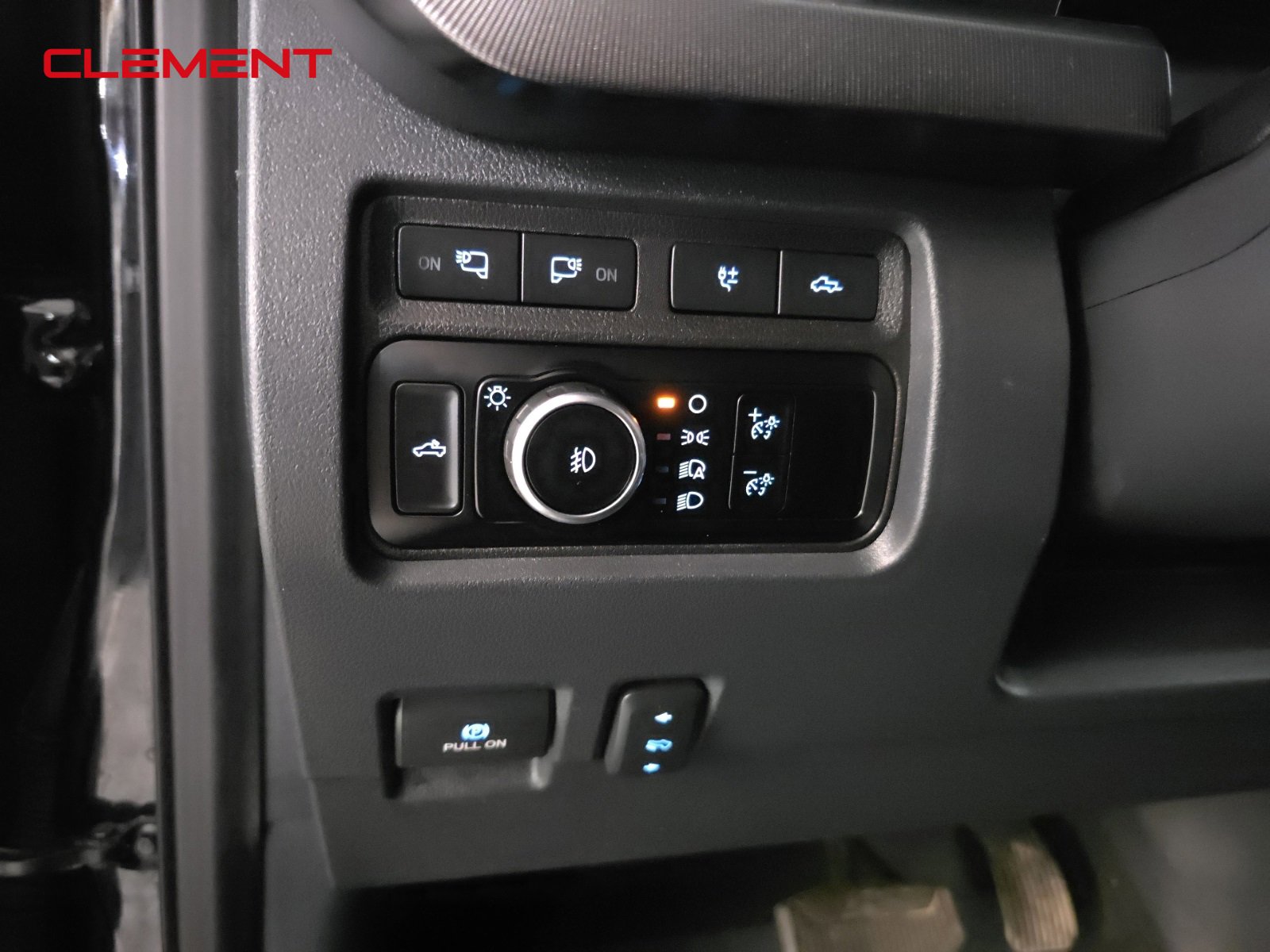 Certified 2023 Ford F450 Platinum w/ FX4 Off-Road Package image 13