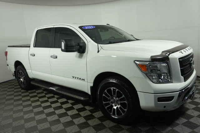 Used 2021 Nissan Titan SV w/ SV Convenience Package AWD/4WD image 2