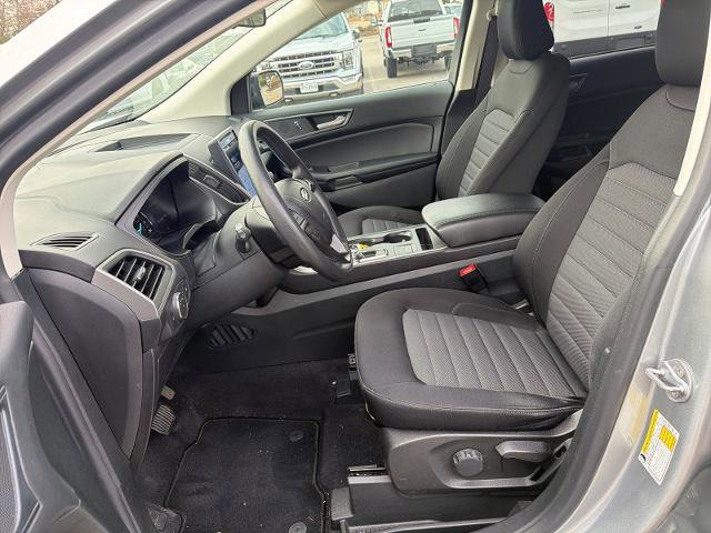 Certified 2022 Ford Edge SE w/ Black Appearance Package image 15