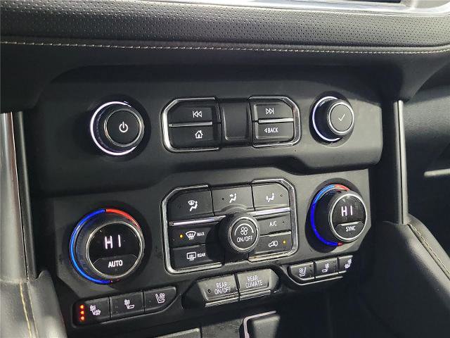 Used 2023 Chevrolet Suburban Premier image 18