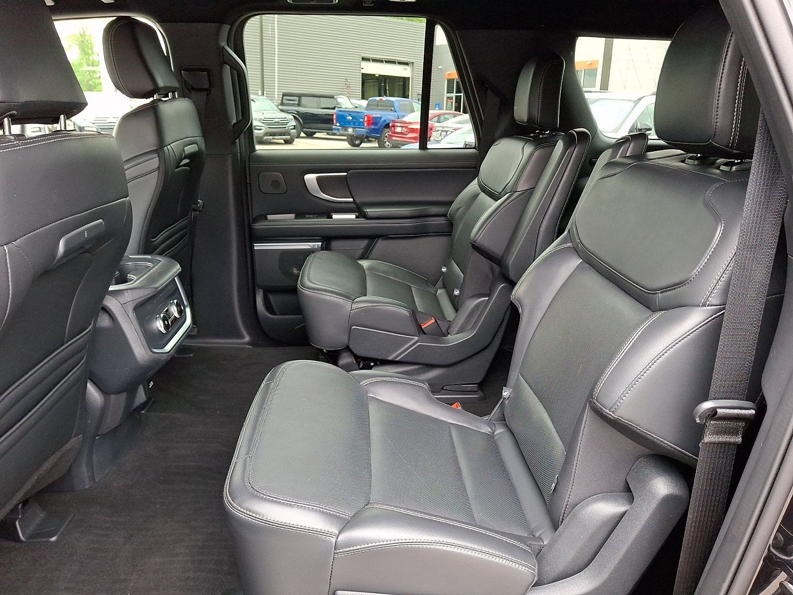 Certified 2025 Ford Expedition Max Platinum w/ Stealth Performance Package AWD/4WD image 13