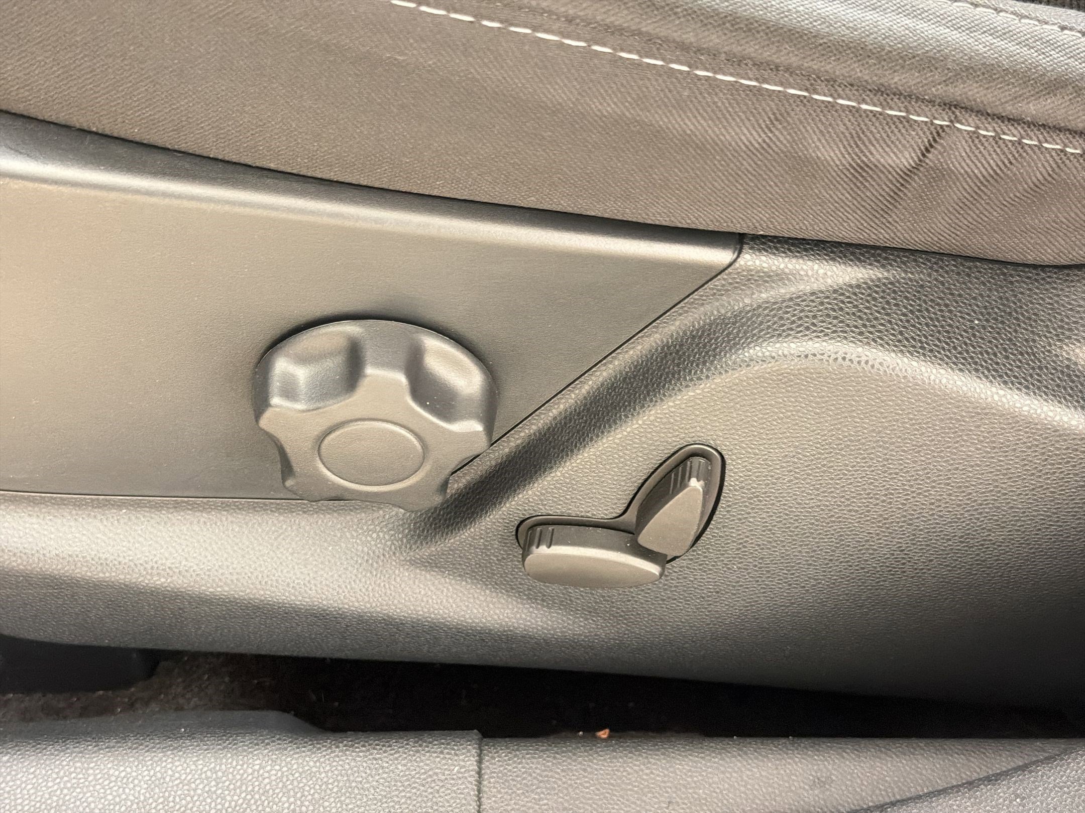 Certified 2018 Ford EcoSport SE FWD image 14