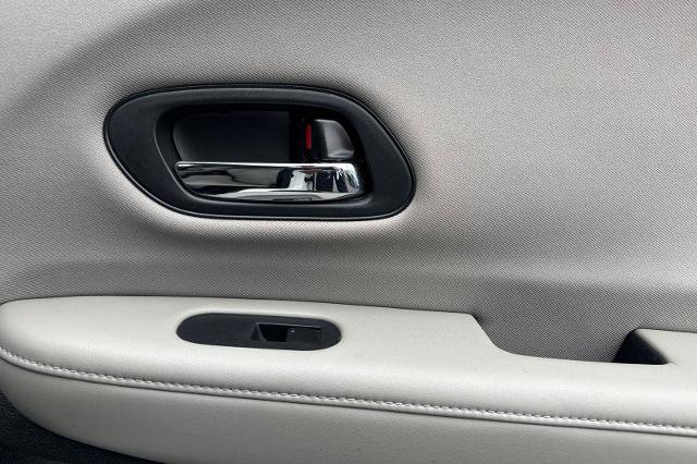 Used 2018 Honda HR-V LX image 14