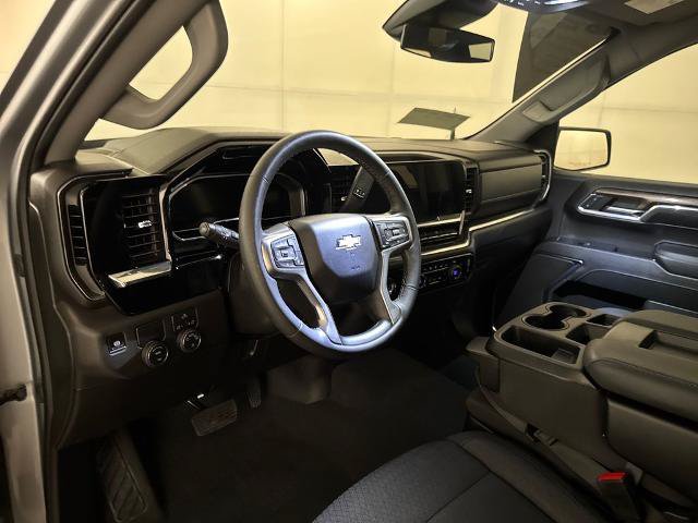 Used 2024 Chevrolet Silverado 1500 LT RWD image 16
