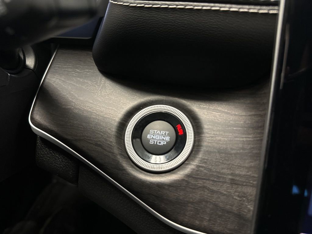 Used 2023 Jeep Grand Cherokee Limited w/ Trailer Tow Prep Group (B) image 30