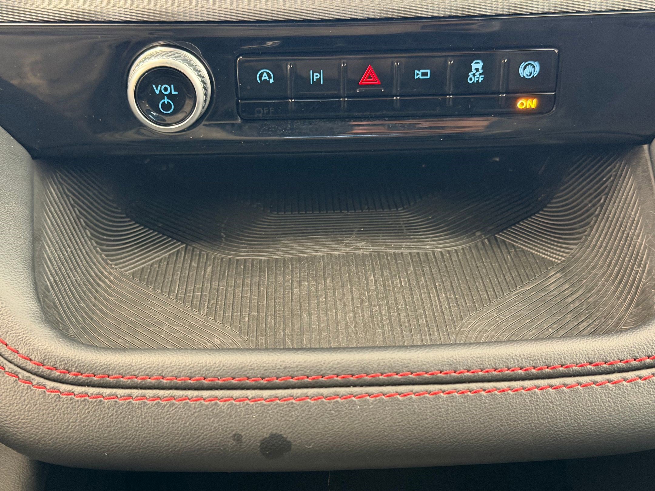 Certified 2025 Ford Explorer ST-Line w/ ST-Line Street Pack image 26