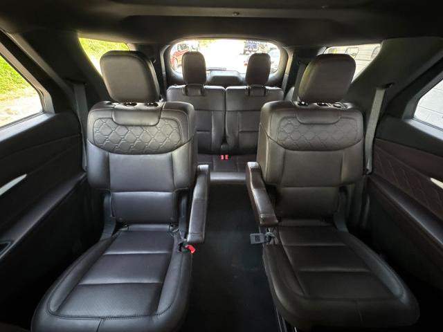 Certified 2025 Ford Explorer Platinum w/ LUX Leather Package AWD/4WD image 30