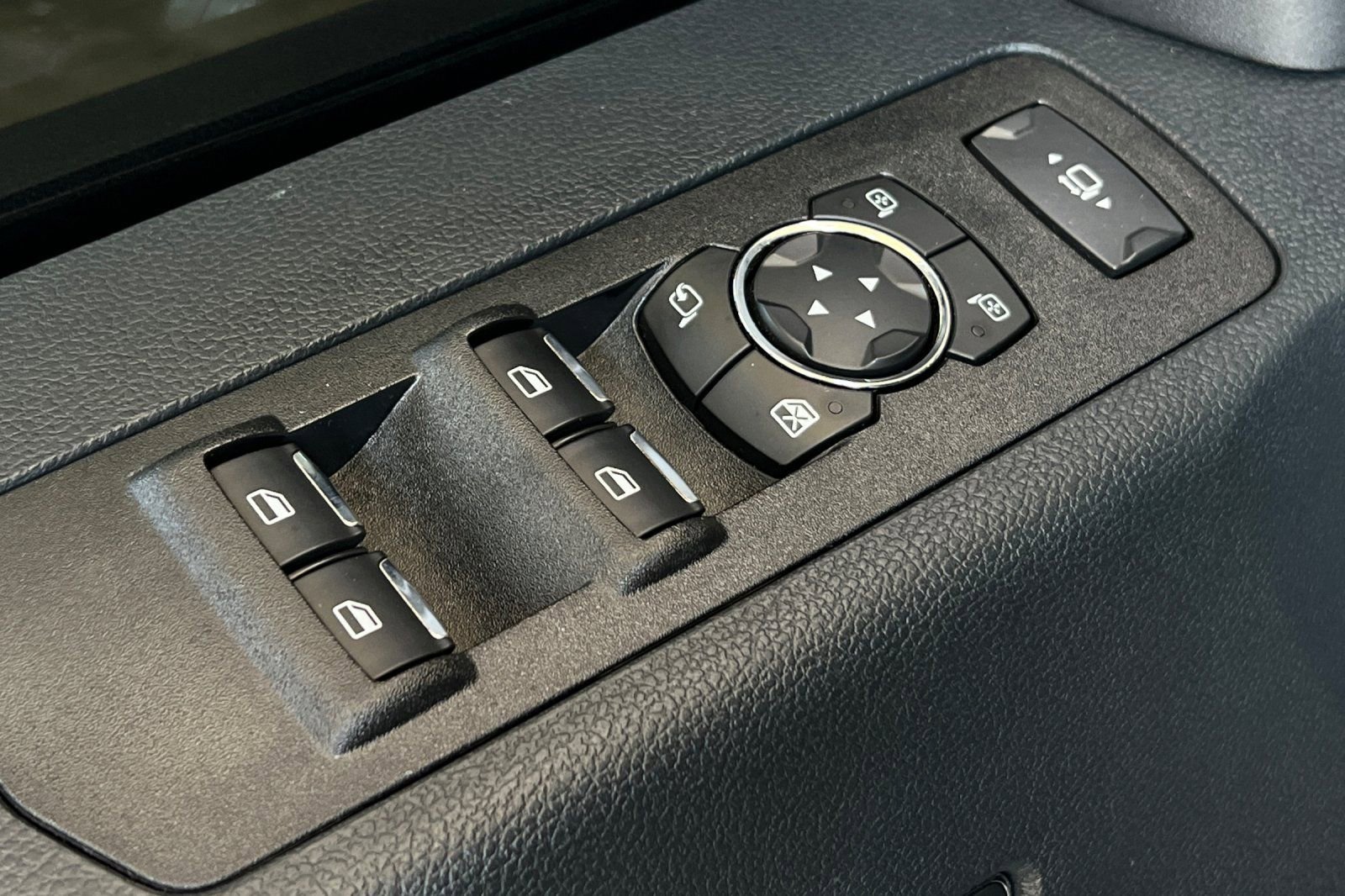 Certified 2022 Ford F250 Lariat w/ Black Appearance Package image 11