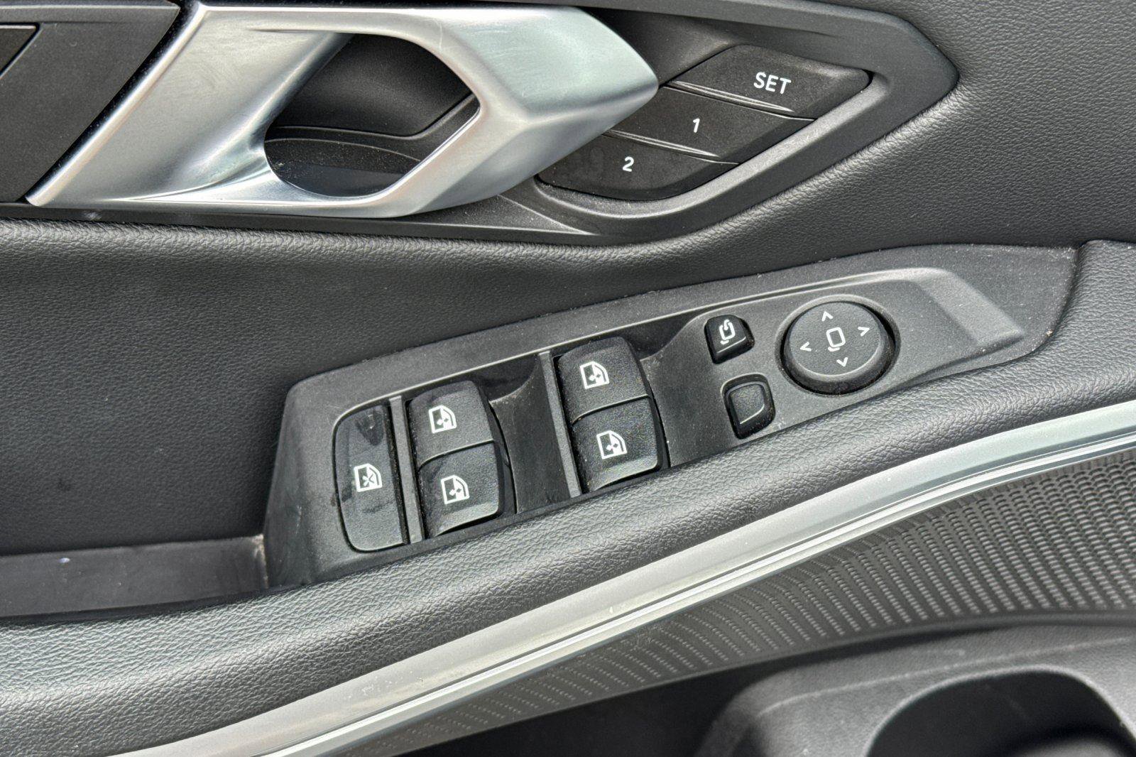 Used 2025 BMW 330i Sedan image 10