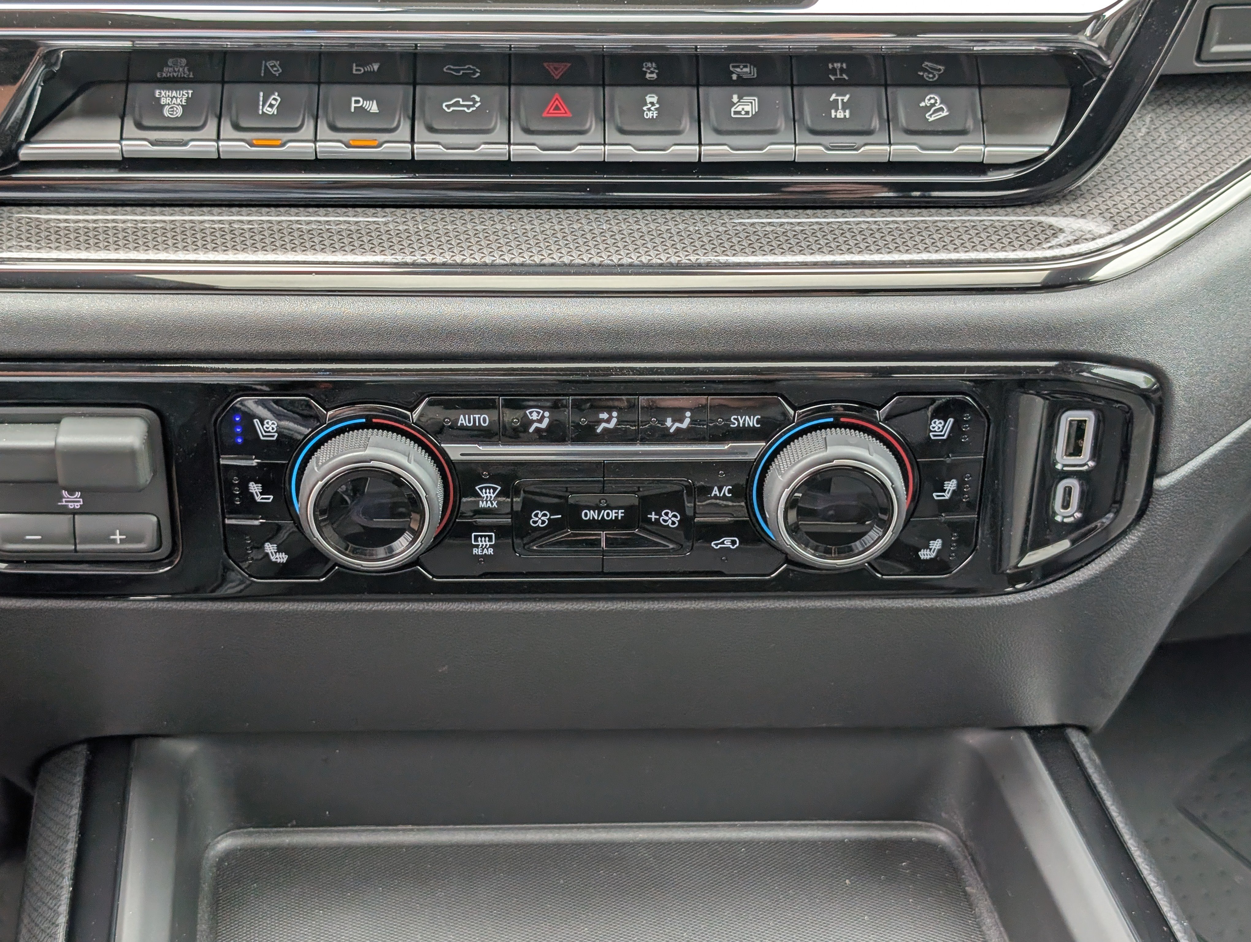 Used 2026 Chevrolet Silverado 2500 ZR2 AWD/4WD image 31