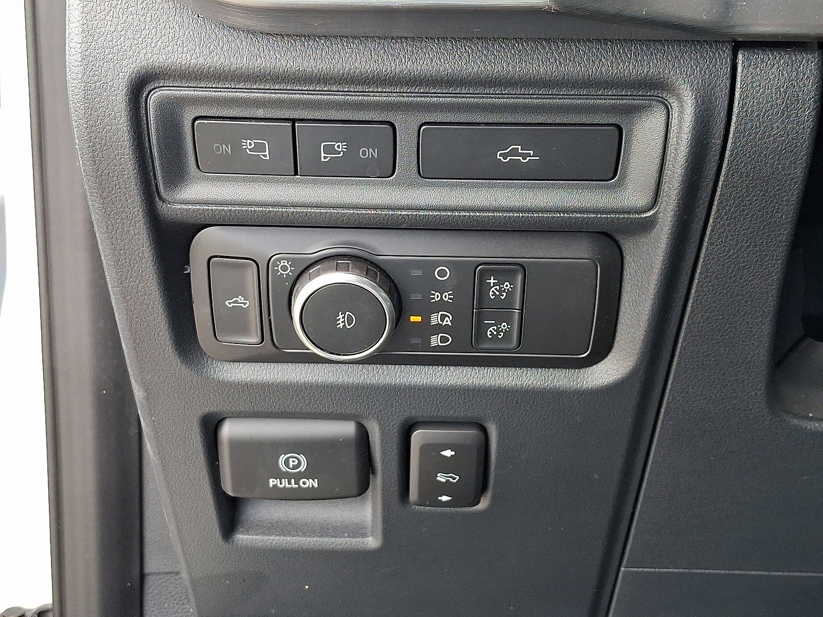 Certified 2022 Ford F150 Lariat w/ Equipment Group 501A Mid image 24