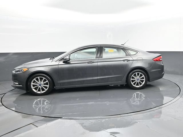 Certified 2017 Ford Fusion SE FWD image 5