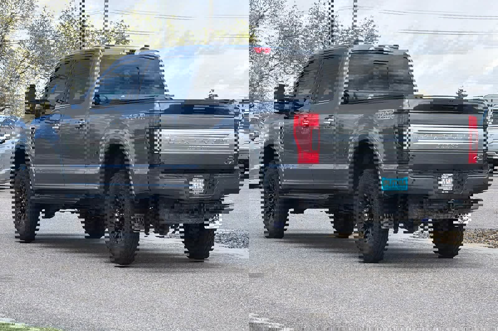 Certified 2022 Ford F350 Platinum w/ Tremor Off-Road Package image 3