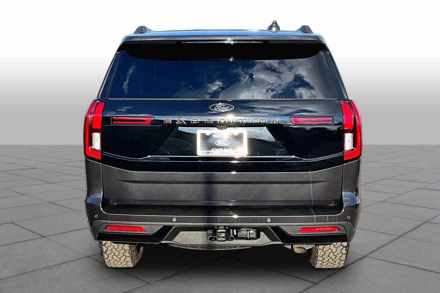 Certified 2025 Ford Expedition Tremor AWD/4WD image 5