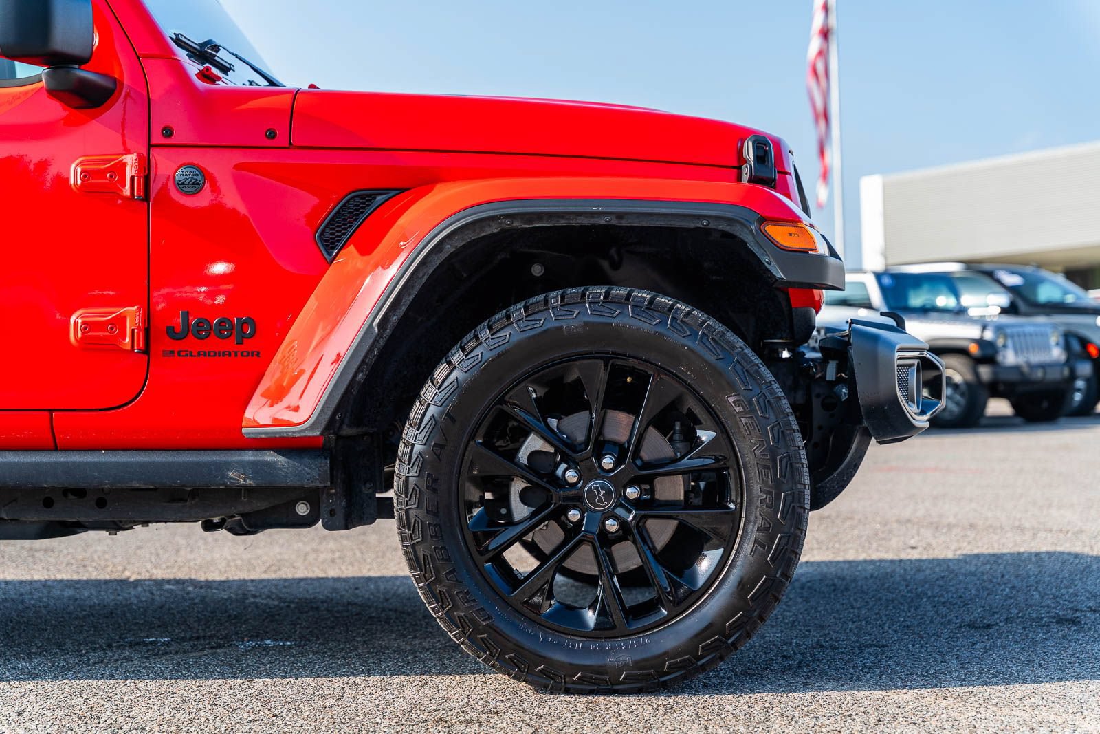 Used 2024 Jeep Gladiator Sport AWD/4WD image 11