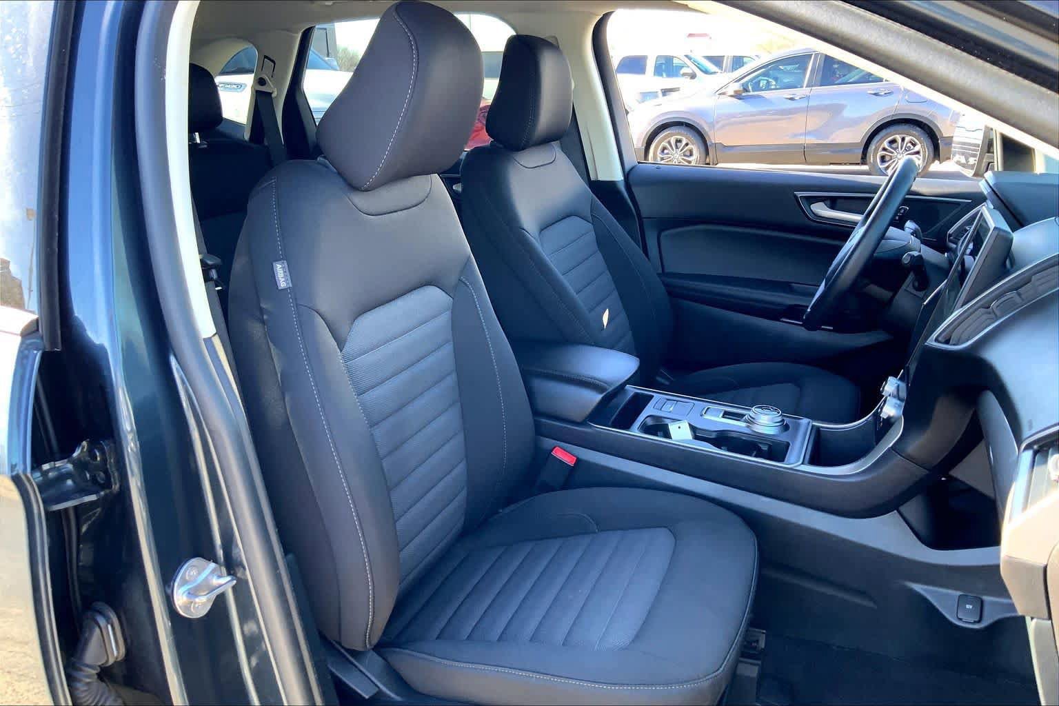 Certified 2024 Ford Edge SE w/ Black Appearance Package AWD/4WD image 11