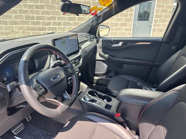 Certified 2024 Ford Escape ST-Line w/ Tech Pack #1 AWD/4WD image 16