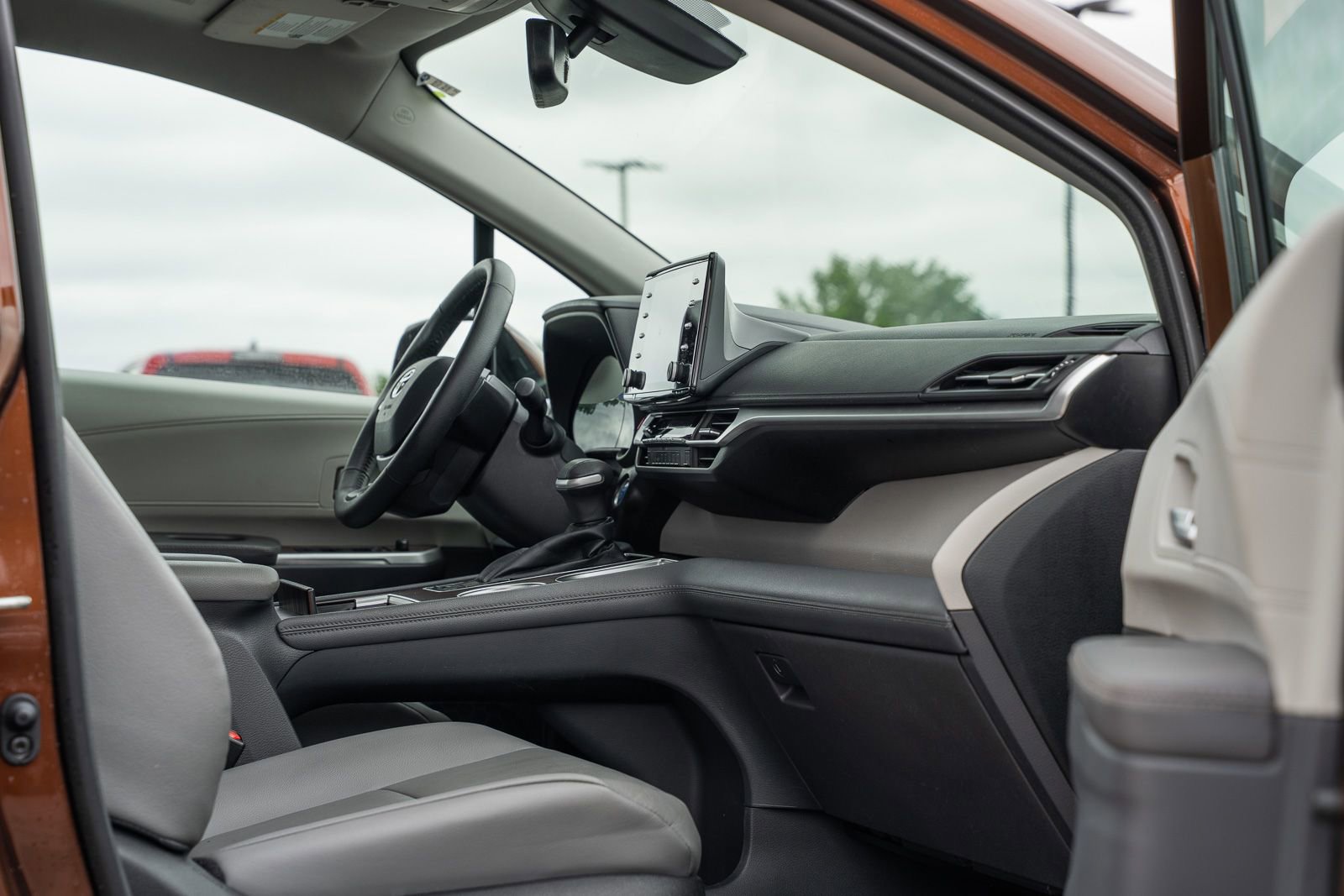 Used 2022 Toyota Sienna XLE FWD image 14