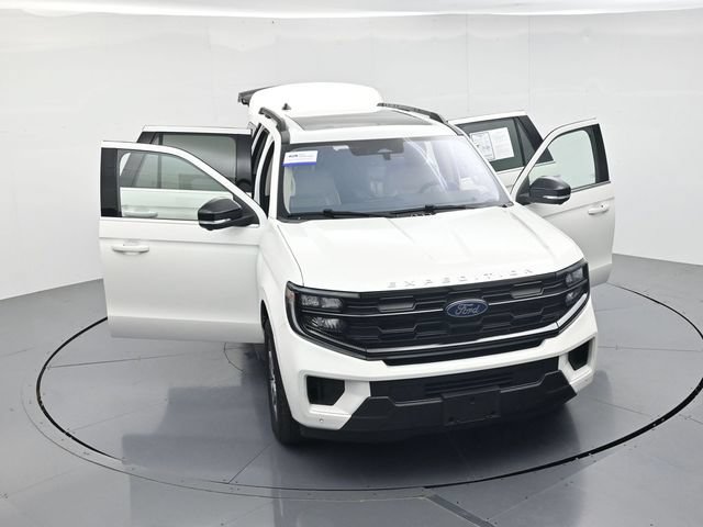 Certified 2025 Ford Expedition Active AWD/4WD image 53