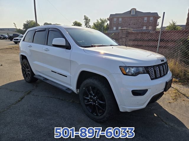 Used 2017 Jeep Grand Cherokee Altitude AWD/4WD image 3