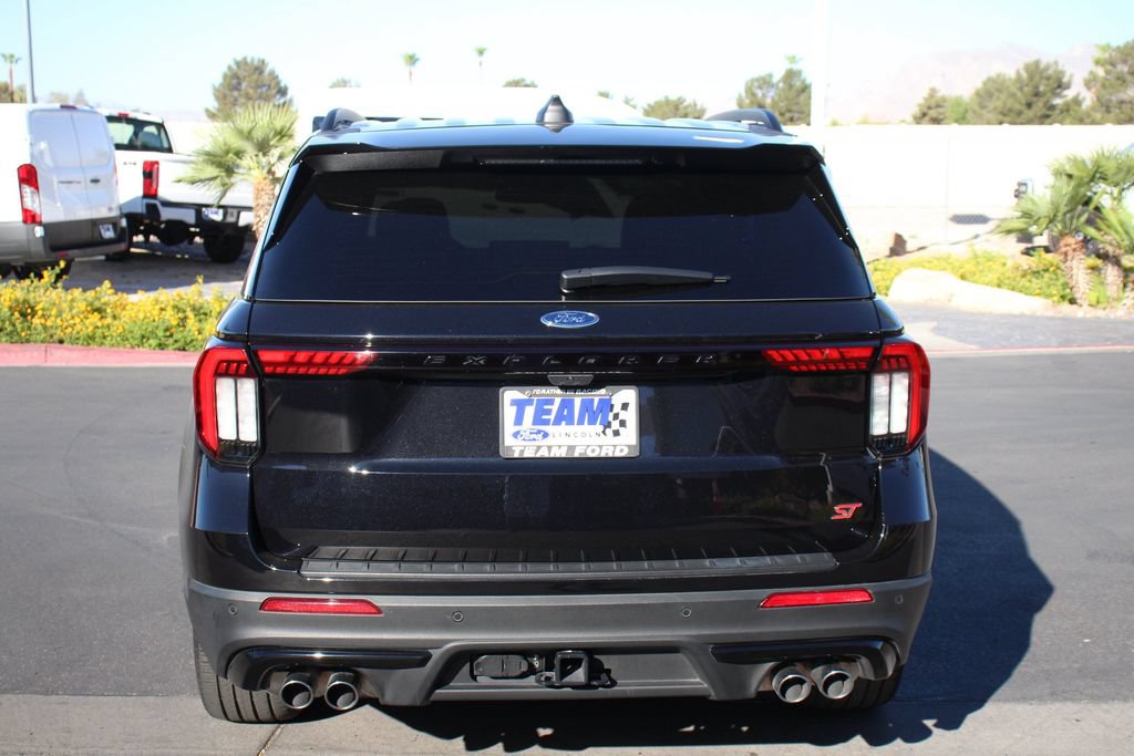 Certified 2025 Ford Explorer ST AWD/4WD image 7
