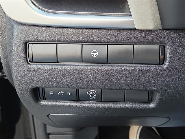 Used 2023 Nissan Rogue SV image 24