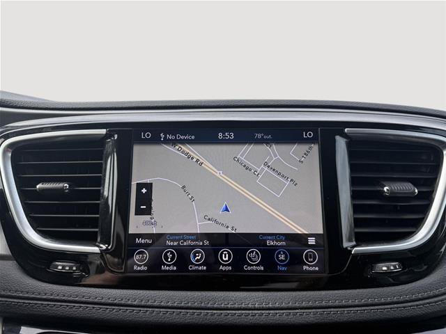 Used 2018 Chrysler Pacifica Limited FWD image 14