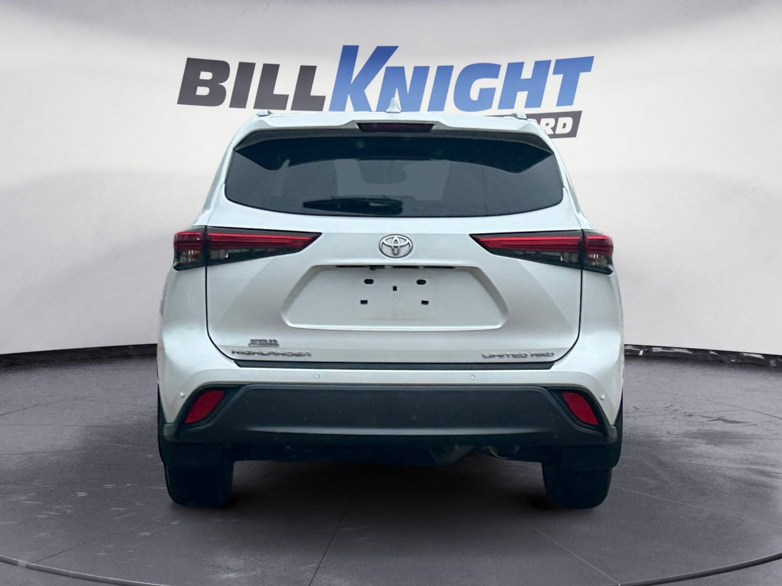 Used 2023 Toyota Highlander Limited AWD/4WD image 3