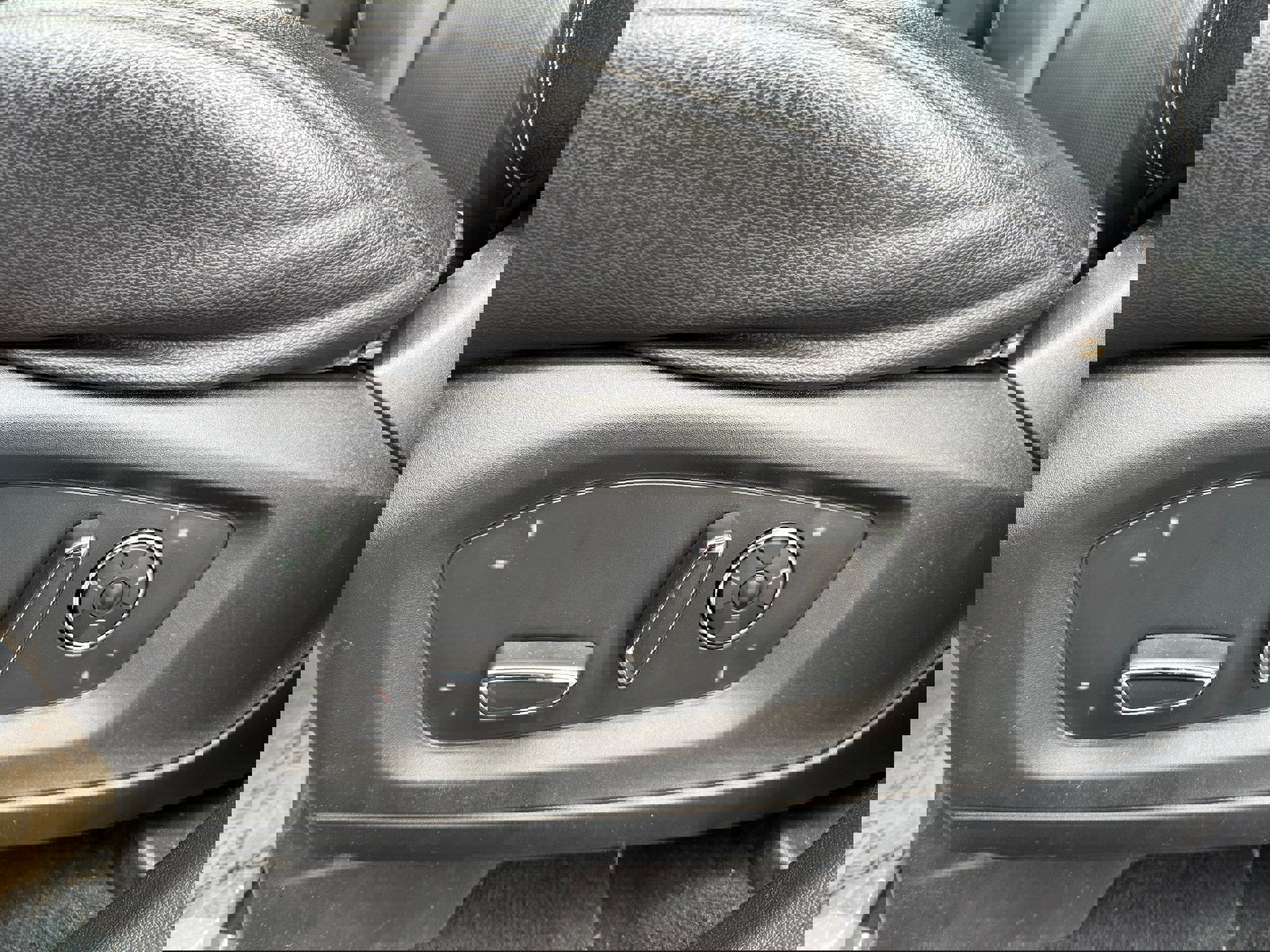 Certified 2020 Ford Explorer ST w/ Premium Technology Package image 10