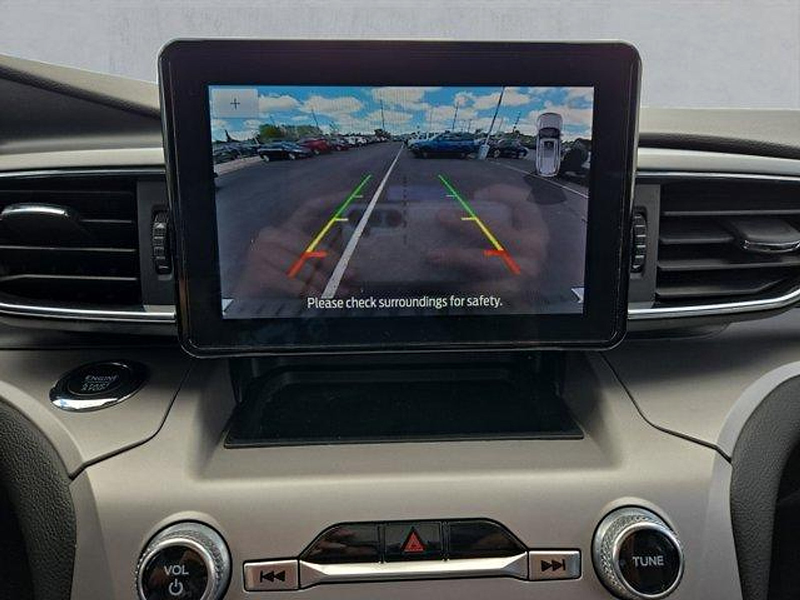 Certified 2023 Ford Explorer XLT w/ Equipment Group 202A AWD/4WD image 19
