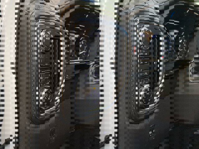 Used 2020 GMC Sierra 1500 AT4 w/ AT4 Premium Package AWD/4WD image 18