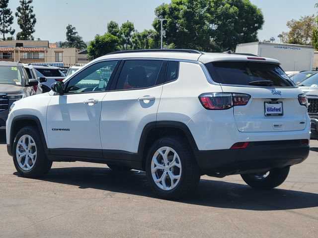 Used 2024 Jeep Compass Latitude AWD/4WD image 2