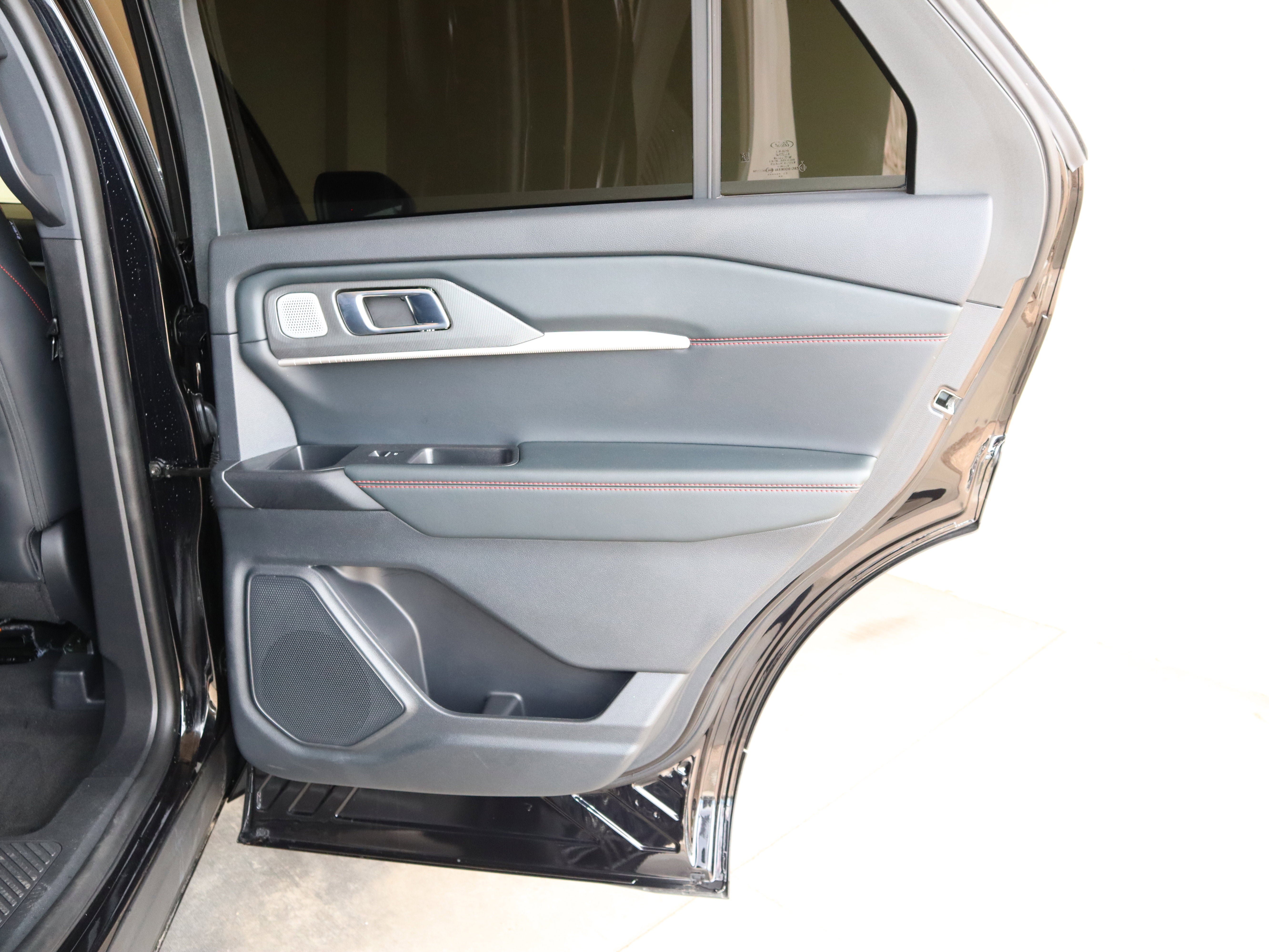 Certified 2025 Ford Explorer ST w/ Sun And Sound Package AWD/4WD image 46
