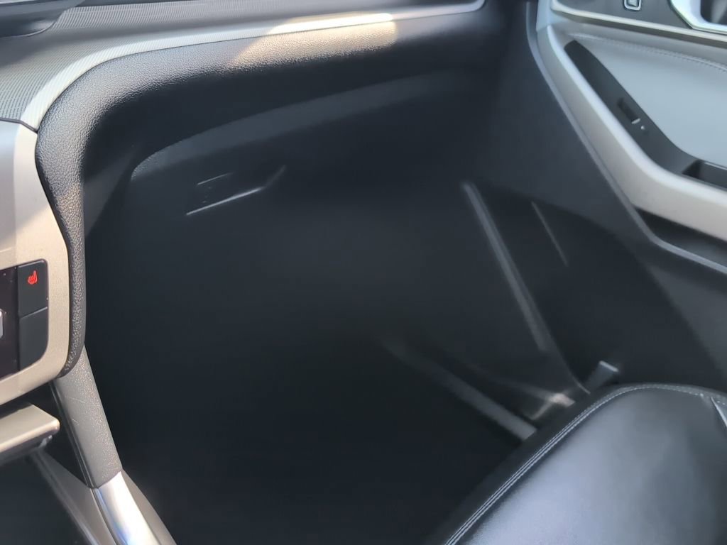 Certified 2022 Ford Explorer XLT w/ Equipment Group 202A image 25