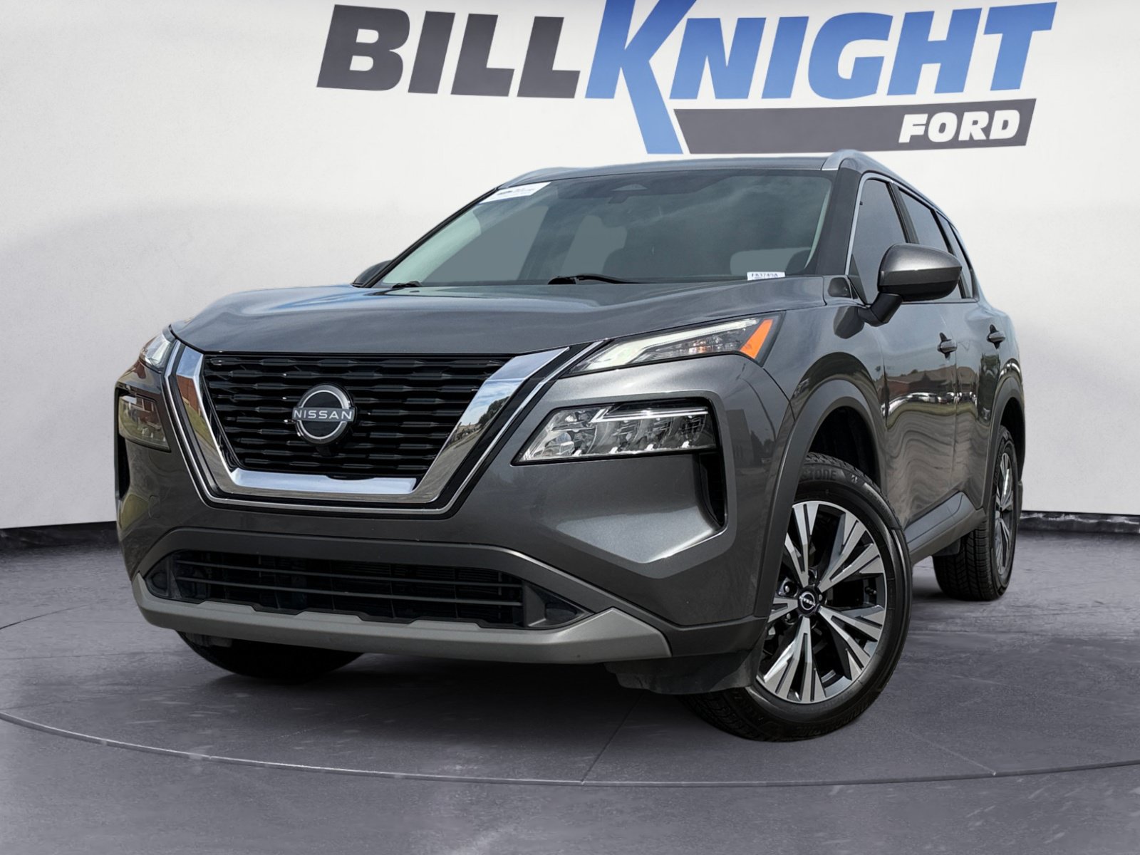 Used 2023 Nissan Rogue SV w/ SV Premium B Package FWD image 1