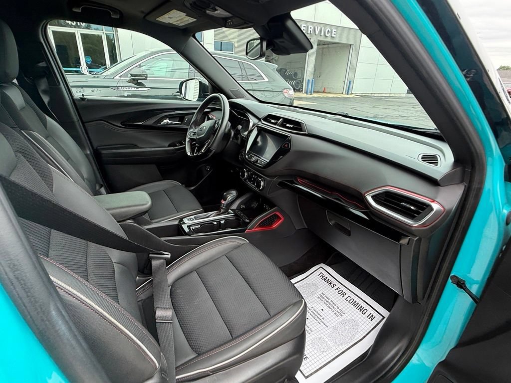 Used 2021 Chevrolet TrailBlazer RS w/ Sun and Liftgate Package AWD/4WD image 14
