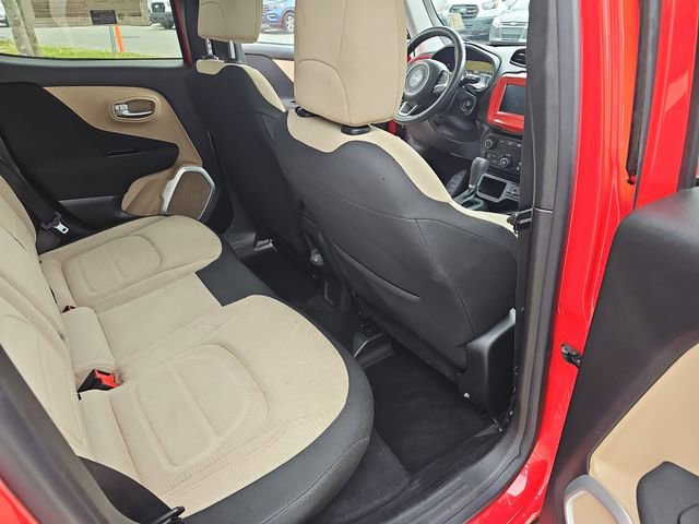 Used 2019 Jeep Renegade Latitude FWD image 11