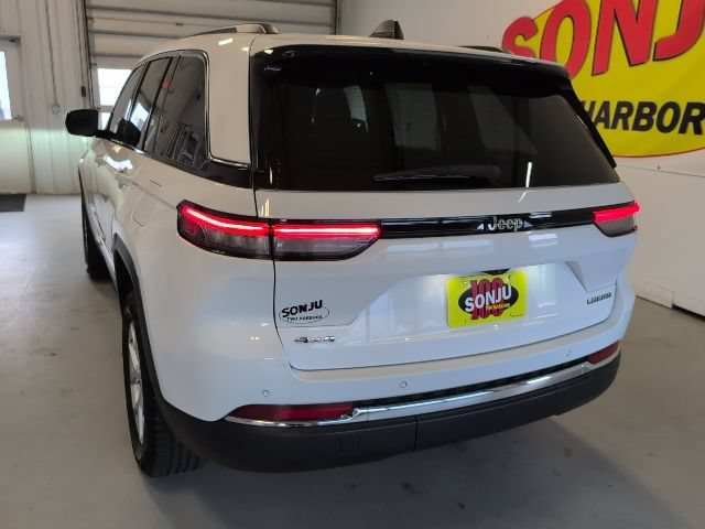 Used 2023 Jeep Grand Cherokee Limited AWD/4WD image 39