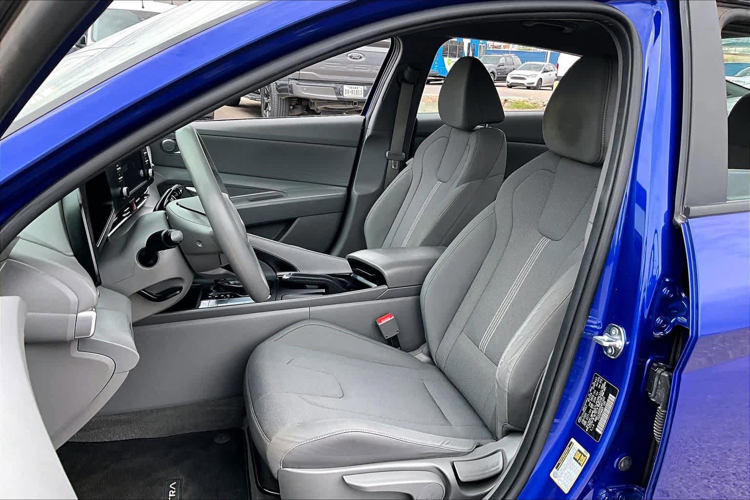 Used 2024 Hyundai Elantra SE FWD image 10