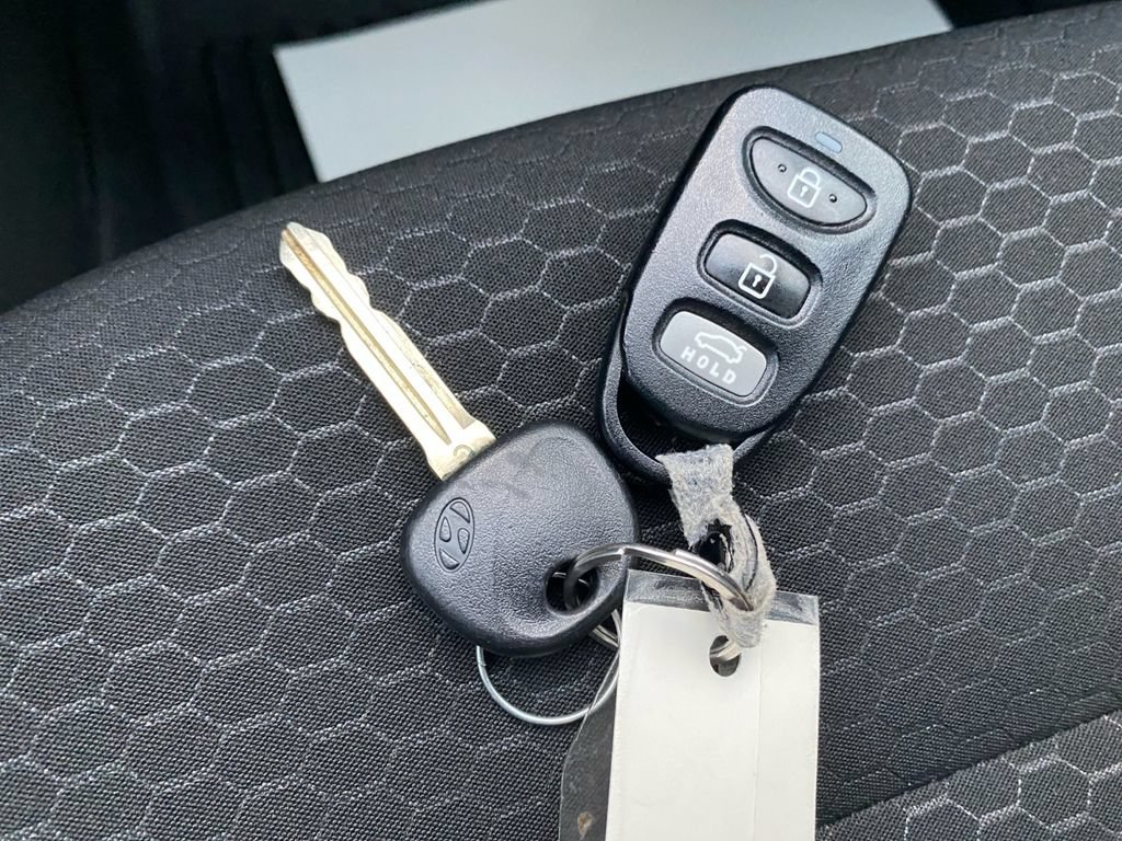 Used 2019 Hyundai Elantra SE w/ Cargo Package FWD image 26