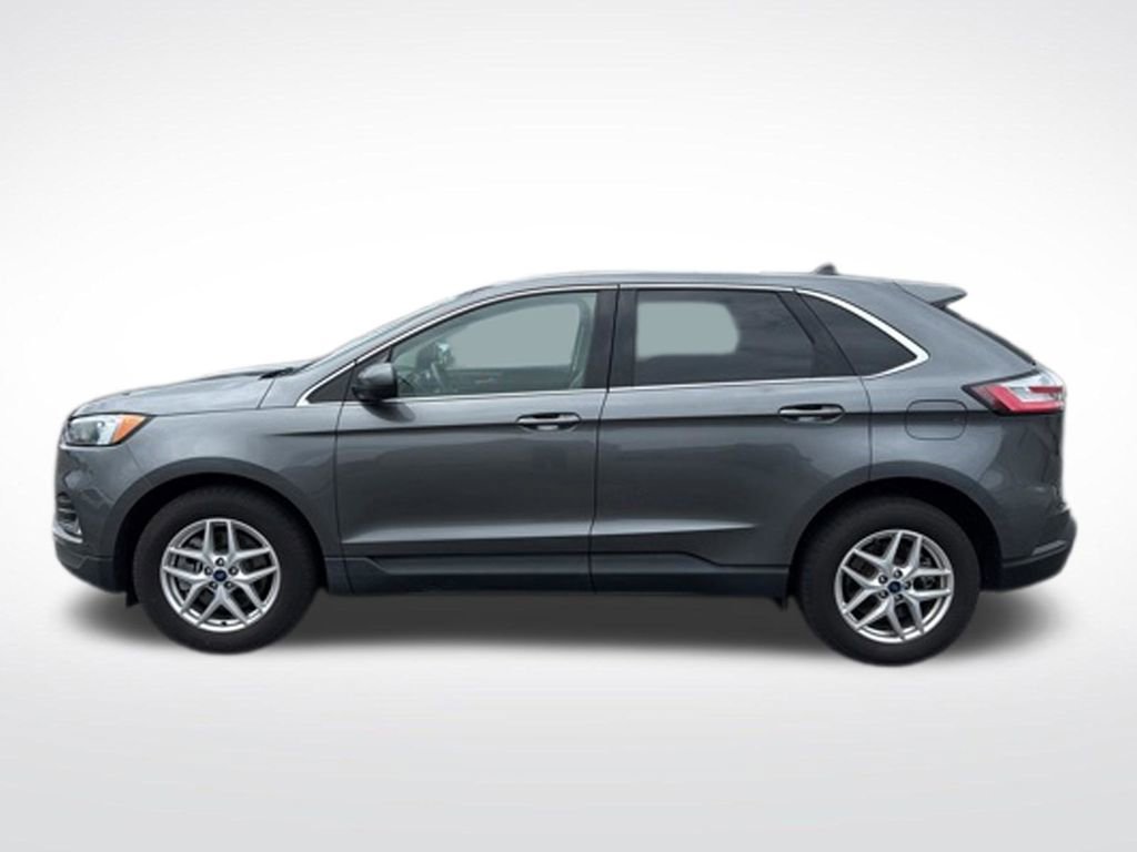 Certified 2022 Ford Edge SEL w/ Convenience Package AWD/4WD image 3
