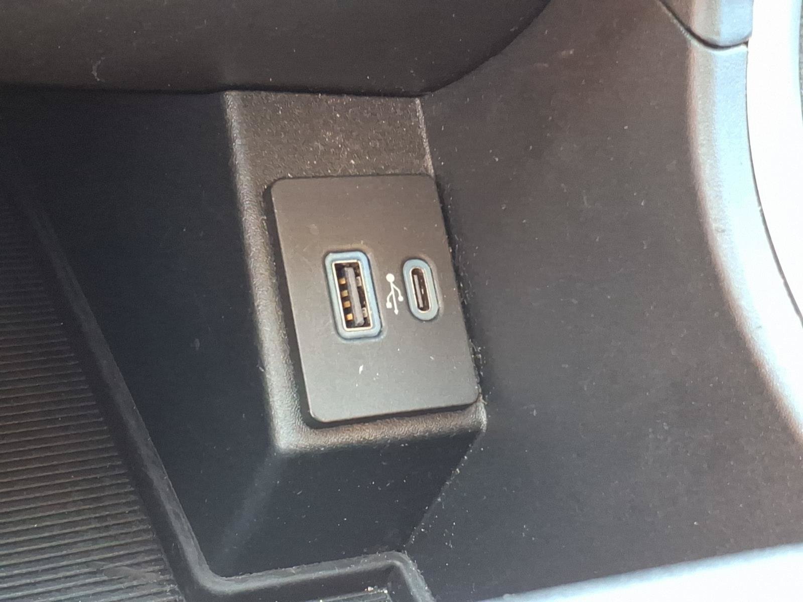 Certified 2024 Ford Edge SEL AWD/4WD image 17