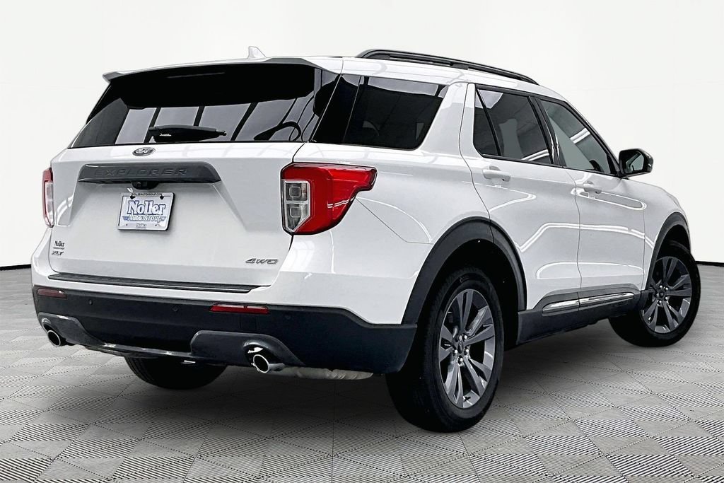 Certified 2024 Ford Explorer XLT w/ Equipment Group 202A AWD/4WD image 2