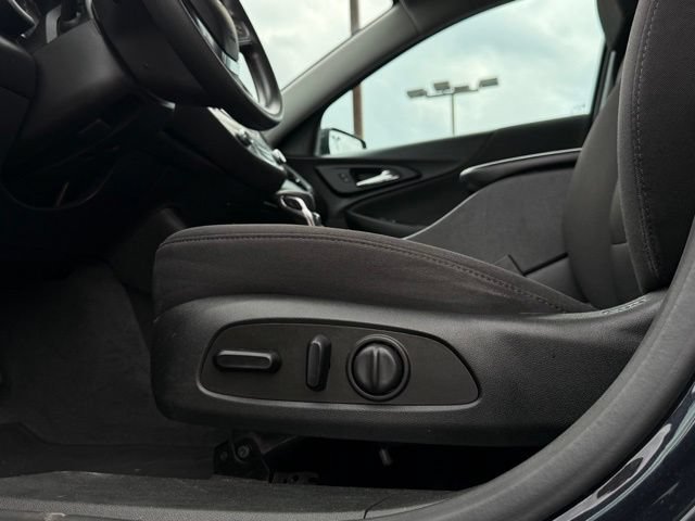 Used 2023 Chevrolet Malibu LT w/ Driver Confidence Package FWD image 15