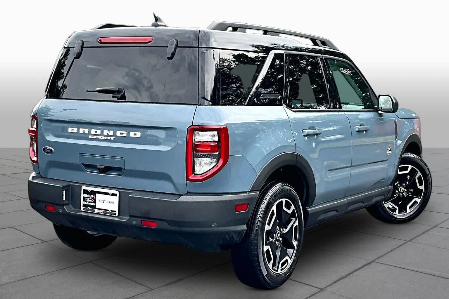 Certified 2024 Ford Bronco Sport Outer Banks w/ Tech Package AWD/4WD image 13