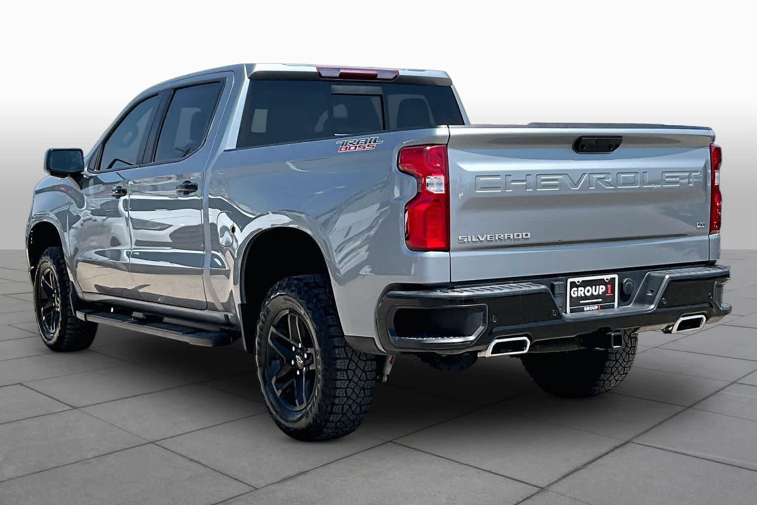 Used 2024 Chevrolet Silverado 1500 LT Trail Boss w/ LT Trail Boss Premium Package AWD/4WD image 12