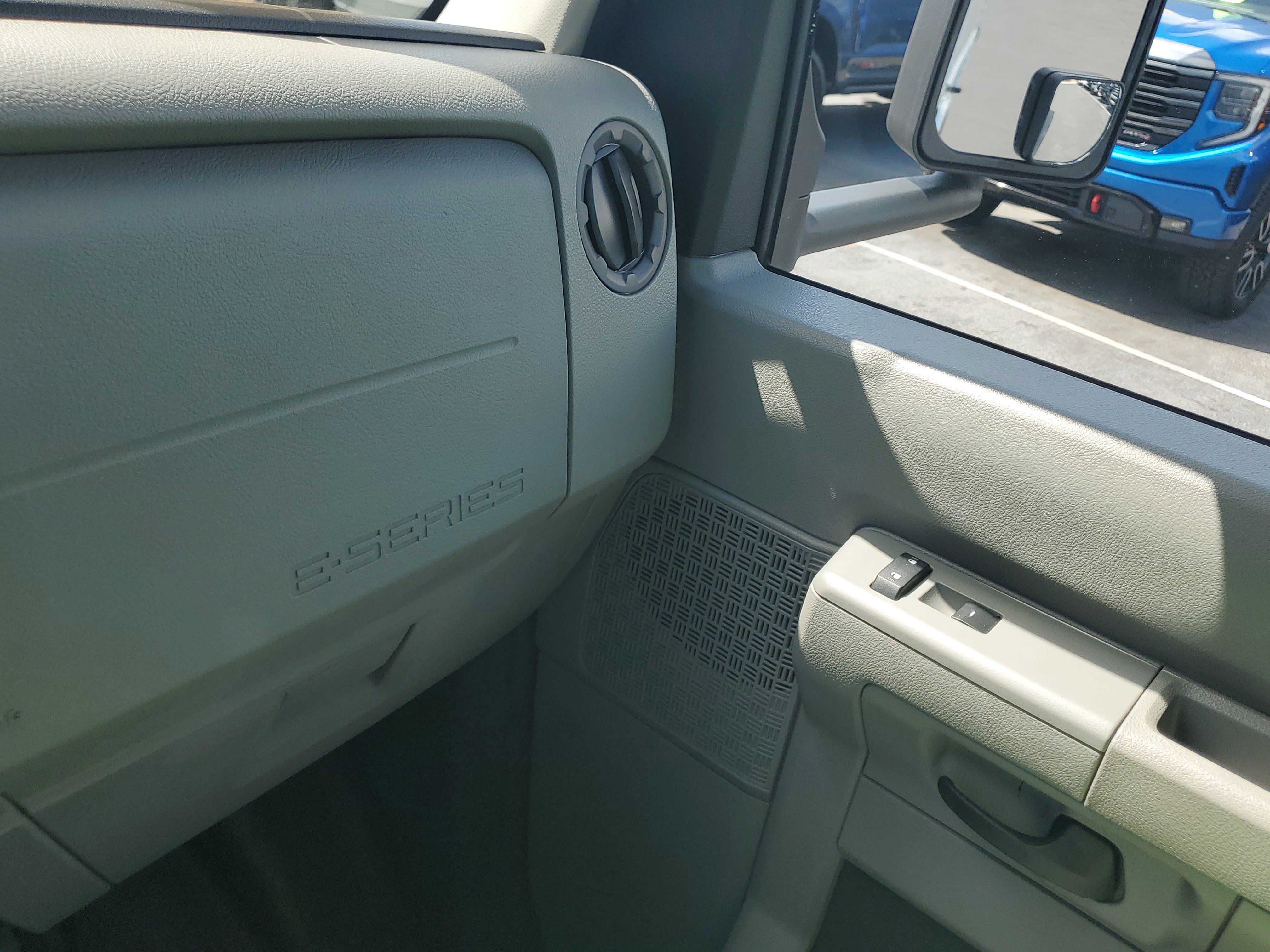 Certified 2024 Ford E-450 and Econoline 450 Super Duty w/ Driver's Safety Package image 27